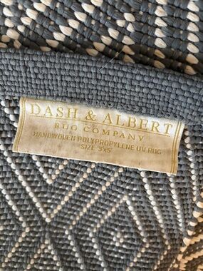 Dash & Albert Handwoven Polypropylene Rug - Gray & Cream